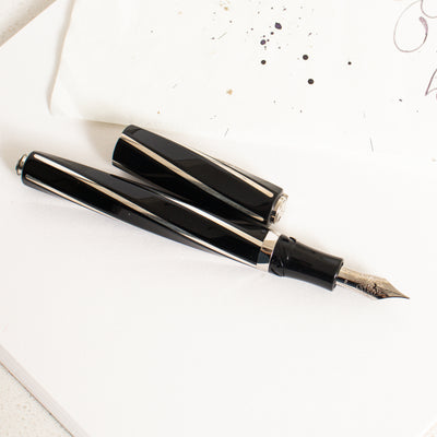 Visconti Divina Black Fountain Pen