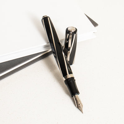 Visconti Divina Black Fountain Pen