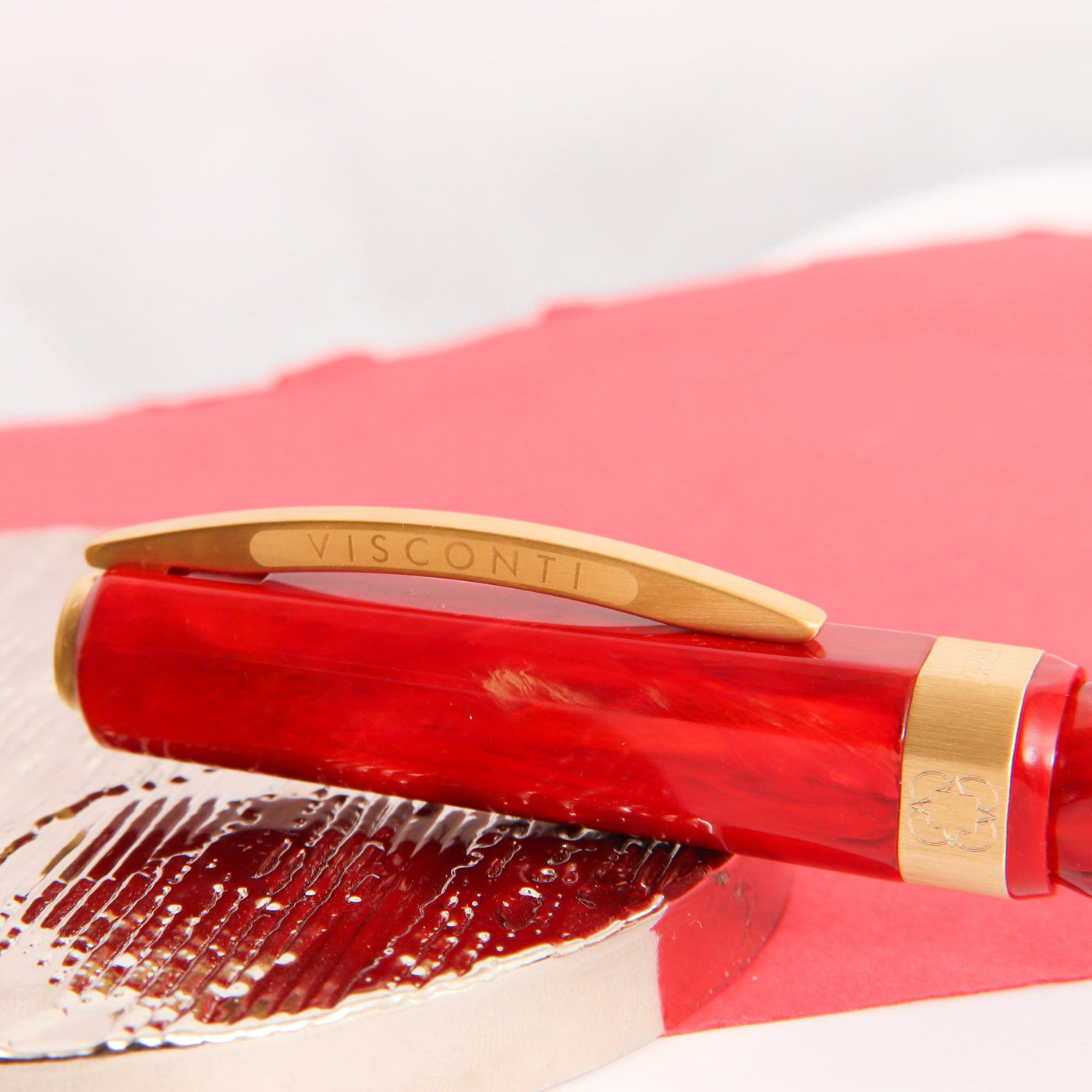 Visconti-Opera-Gold-Red-Fountain-Pen-Clip