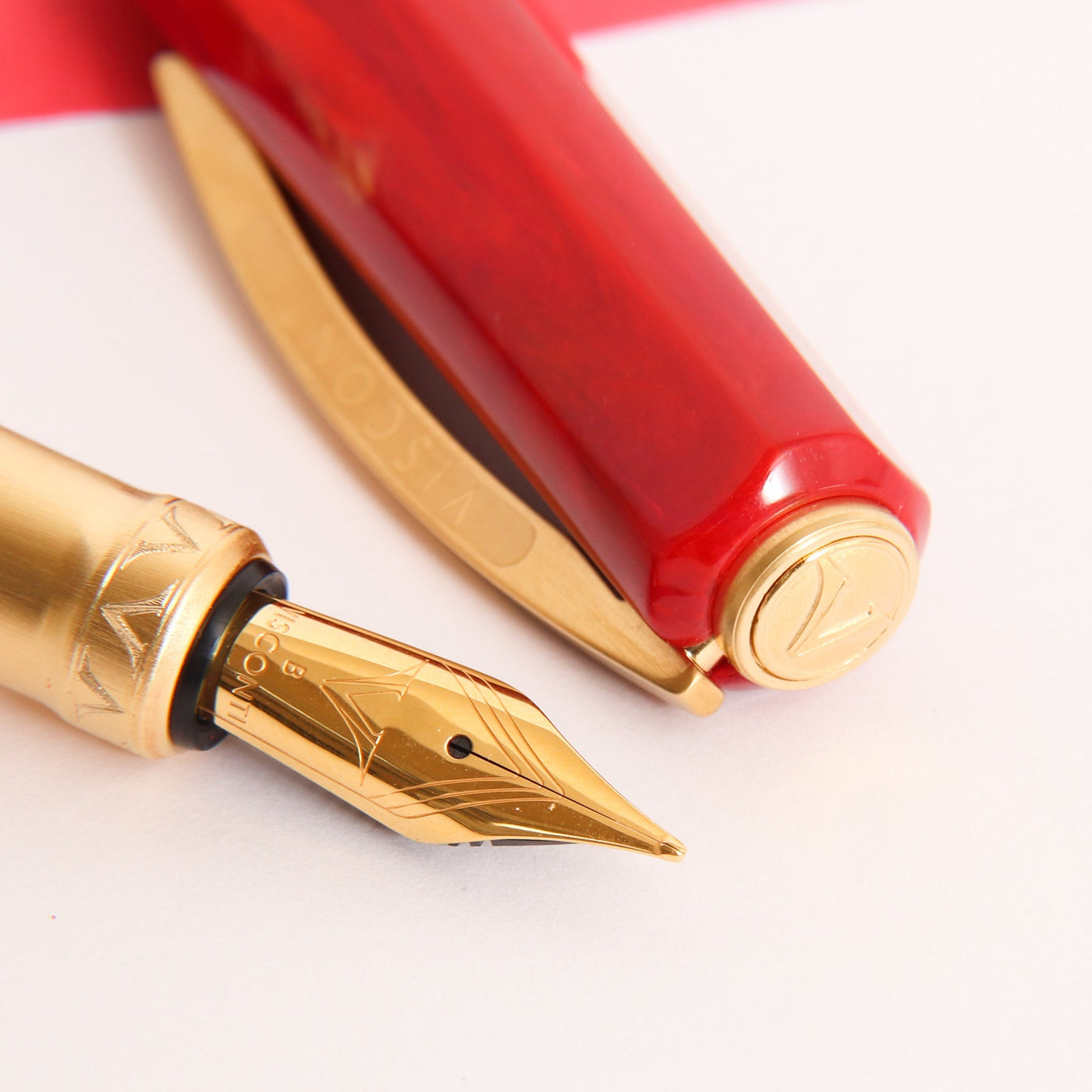 Visconti-Opera-Gold-Red-Fountain-Pen-Nib-Details