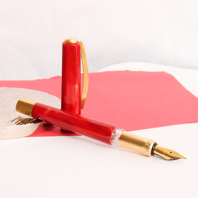 Visconti-Opera-Gold-Red-Fountain-Pen-Uncapped