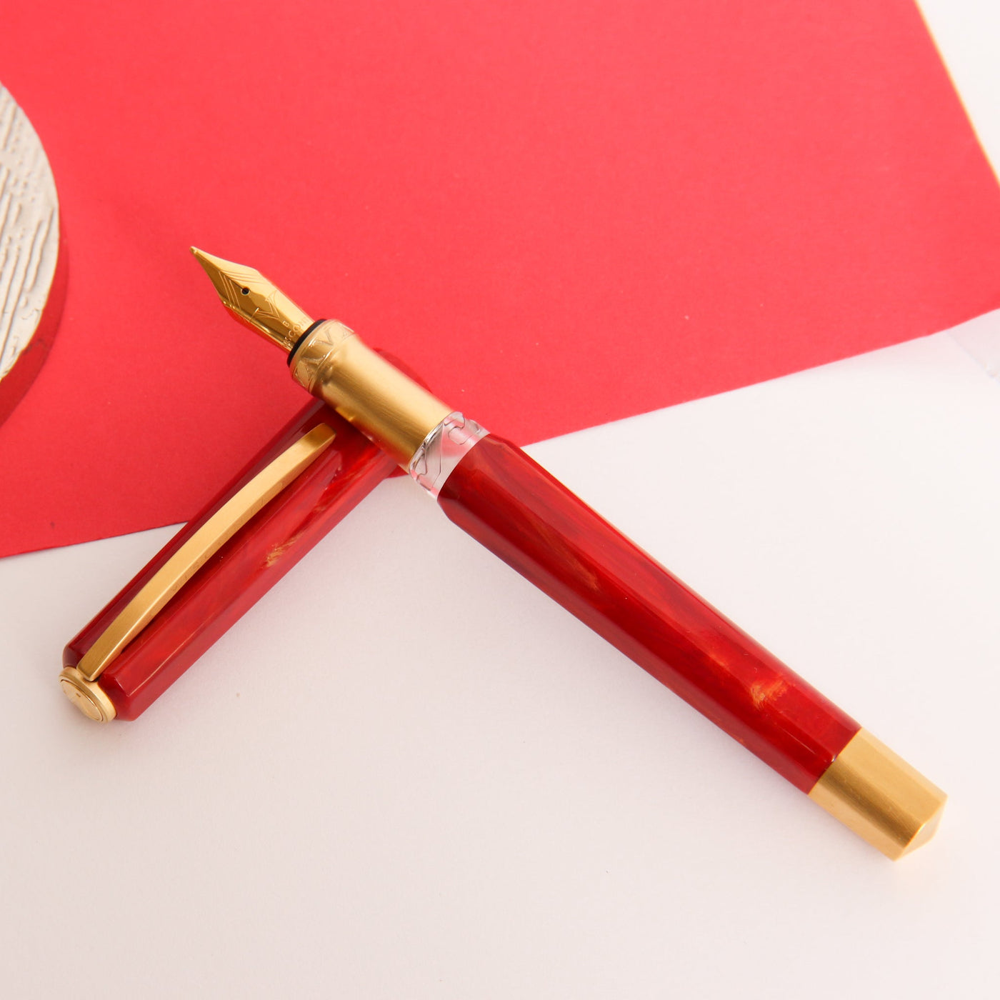 Visconti-Opera-Gold-Red-Fountain-Pen