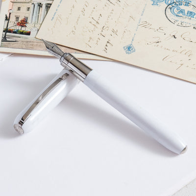 Visconti Rembrandt White Fountain Pen