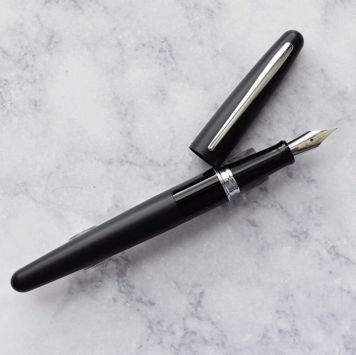 Pilot Metropolitan Plain Black Fountain Pen