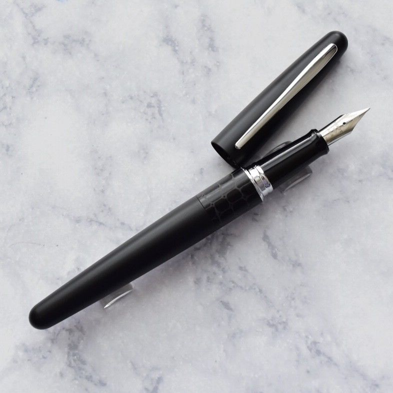 Pilot Metropolitan Black Crocodile Fountain Pen-Pilot-Truphae