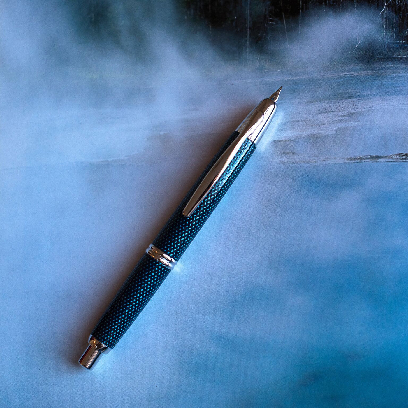 Pilot Vanishing Point Blue Carbonesque Fountain Pen - Medium